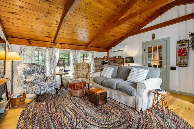 $635,000 | 49 South Road, North Hampton, NH 03862