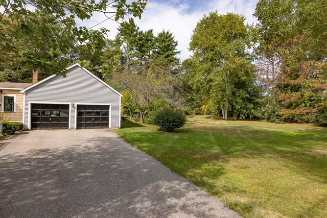 $635,000 | 49 South Road, North Hampton, NH 03862