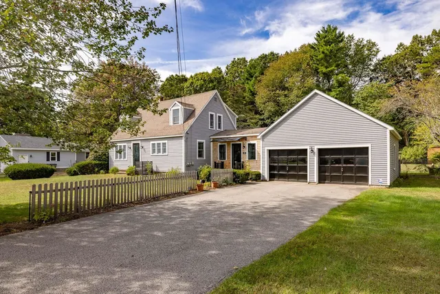 $635,000 | 49 South Road, North Hampton, NH 03862