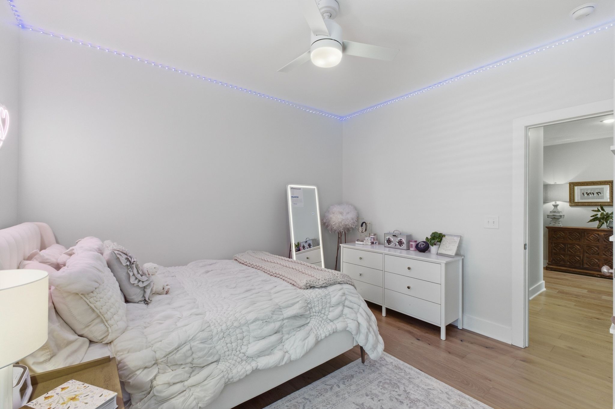 17845 Highway 76 East Springfield, TN 37172 - Photo 10 of 55 a bedroom with a bed and a closet
