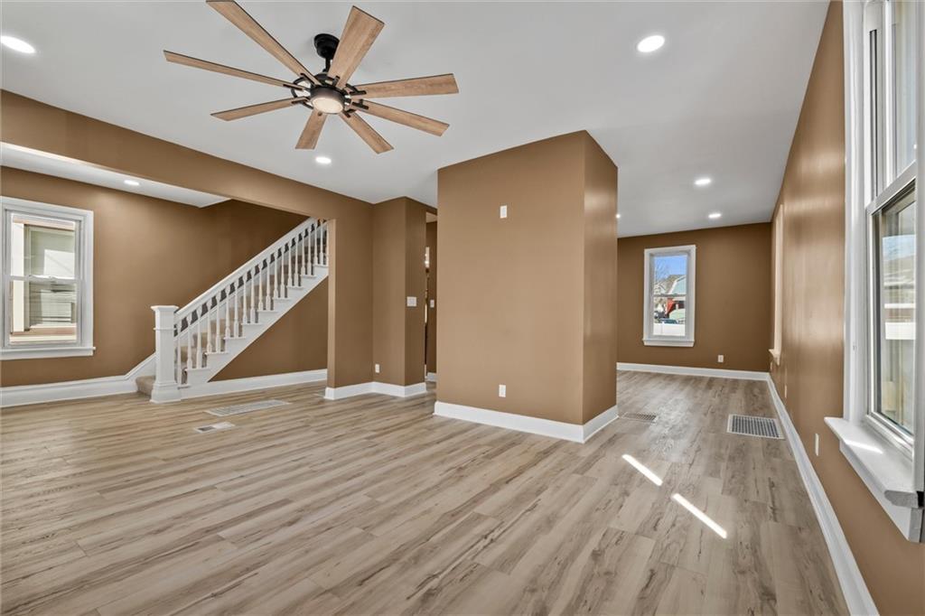 391 Vermont Avenue Rochester, PA 15074 - Photo 2 of 37