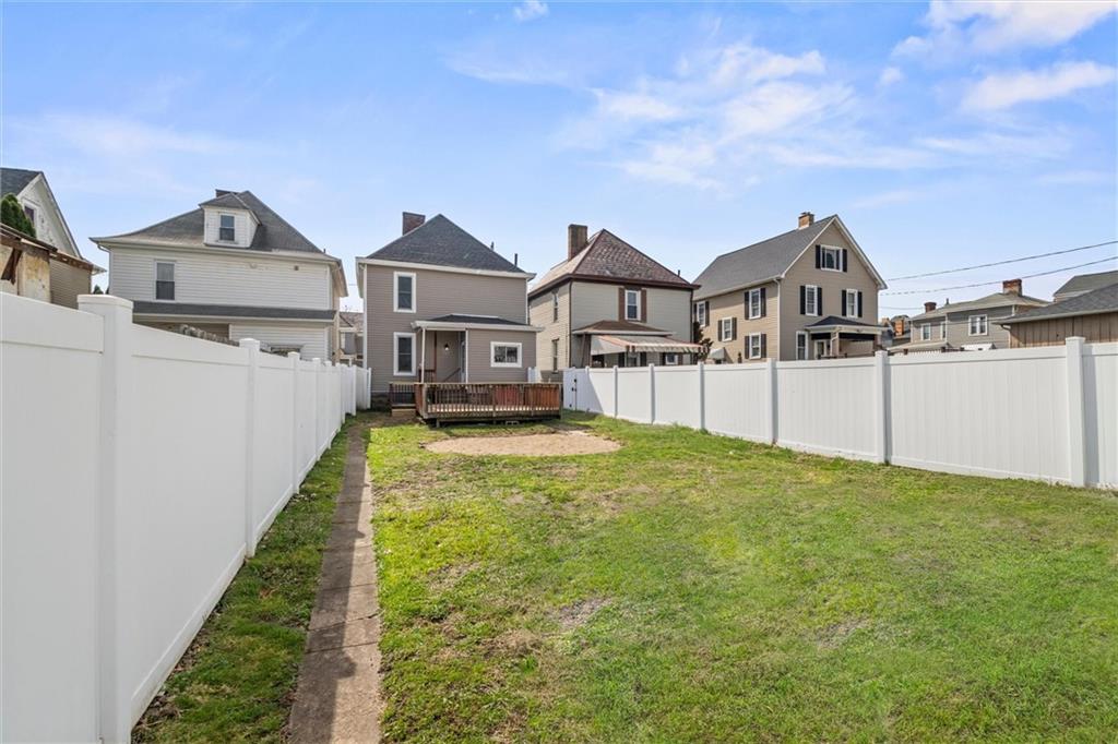 391 Vermont Avenue Rochester, PA 15074 - Photo 29 of 37 Vinyl privacy fence