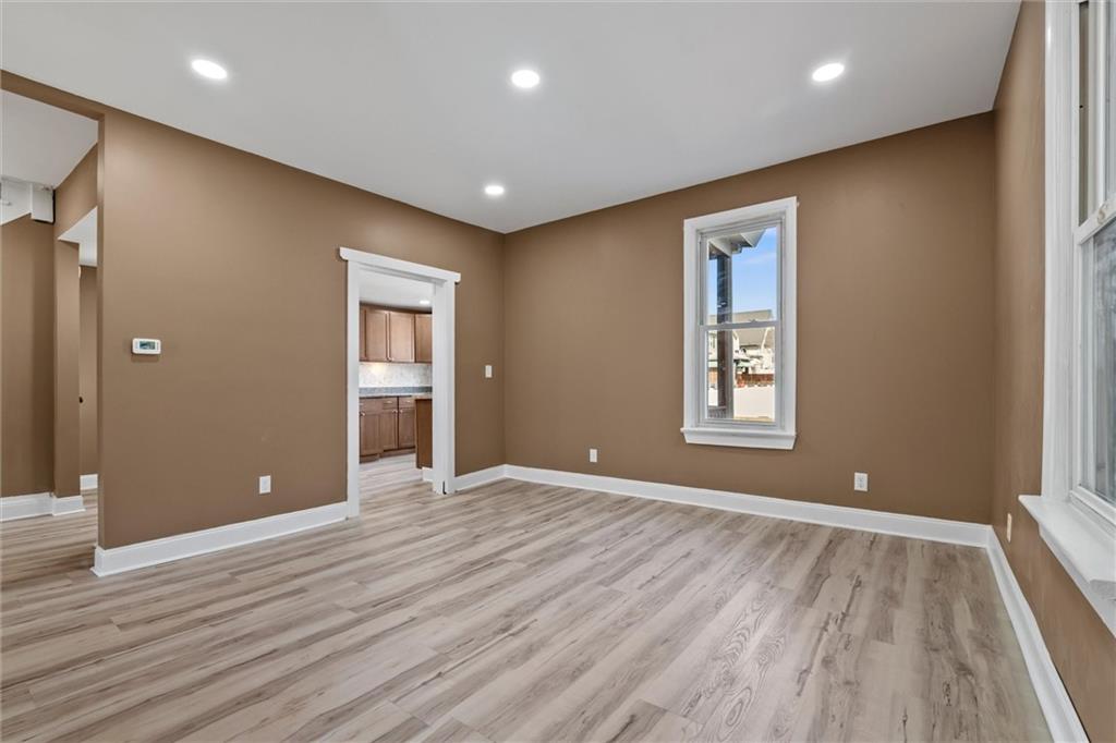 391 Vermont Avenue Rochester, PA 15074 - Photo 4 of 37