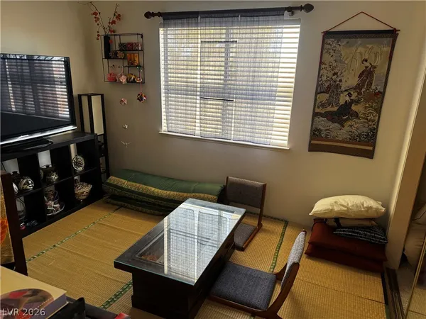 $2,950 | 8248 Dolphin Bay Court, Las Vegas, NV 89128