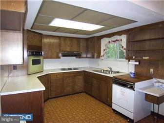 1812 Steuben Road Reading, PA 19602 - Photo 3 of 12