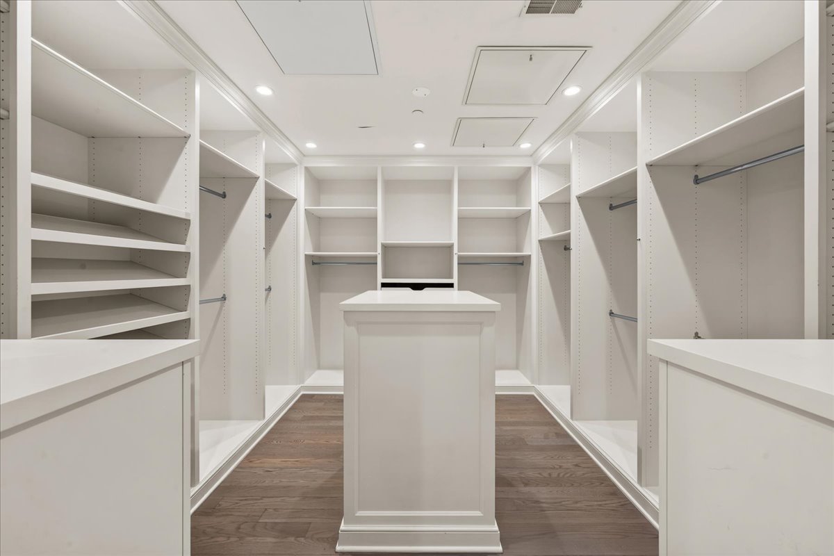 727 North McKinley Road, Unit 100 Lake Forest, IL 60045 - Photo 21 of 37 Gallery Image 21