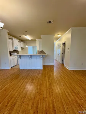 $183,900 | 24345 Chateau De Chene Boulevard, Unit 15, Walker, LA 70785