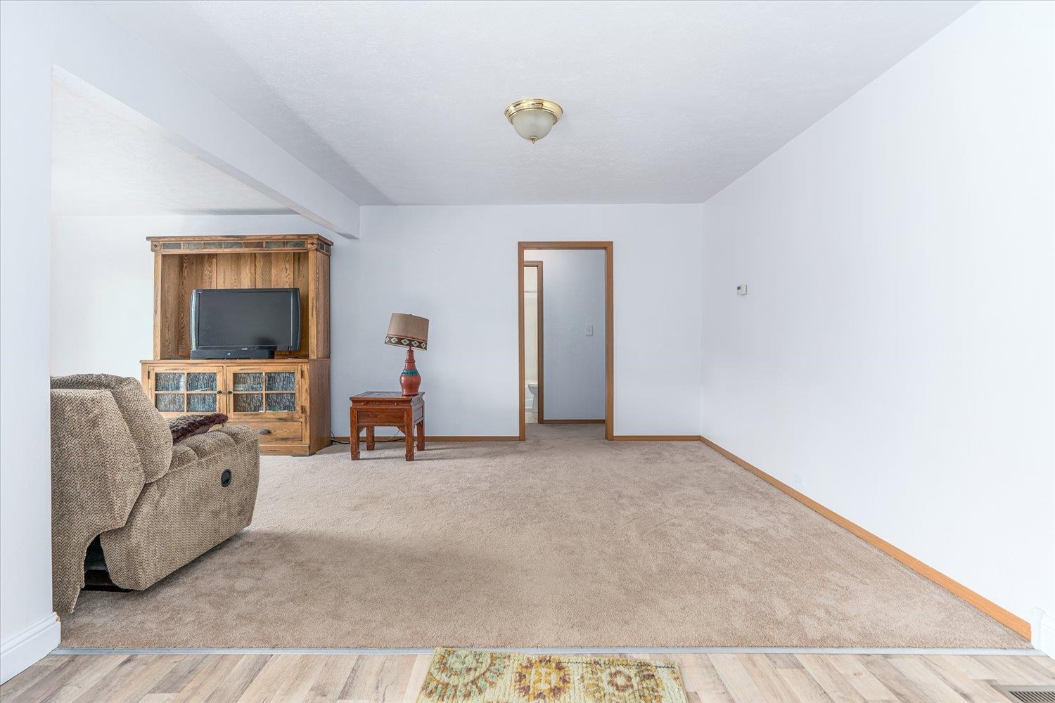 4355 Whittier Road Clayton, WA 99110 - Photo 4 of 43