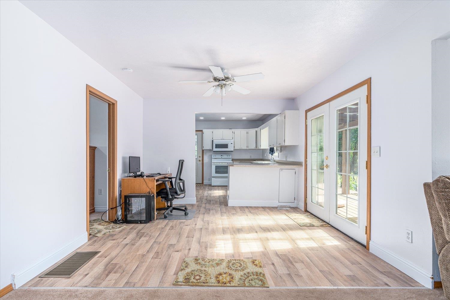 4355 Whittier Road Clayton, WA 99110 - Photo 5 of 43