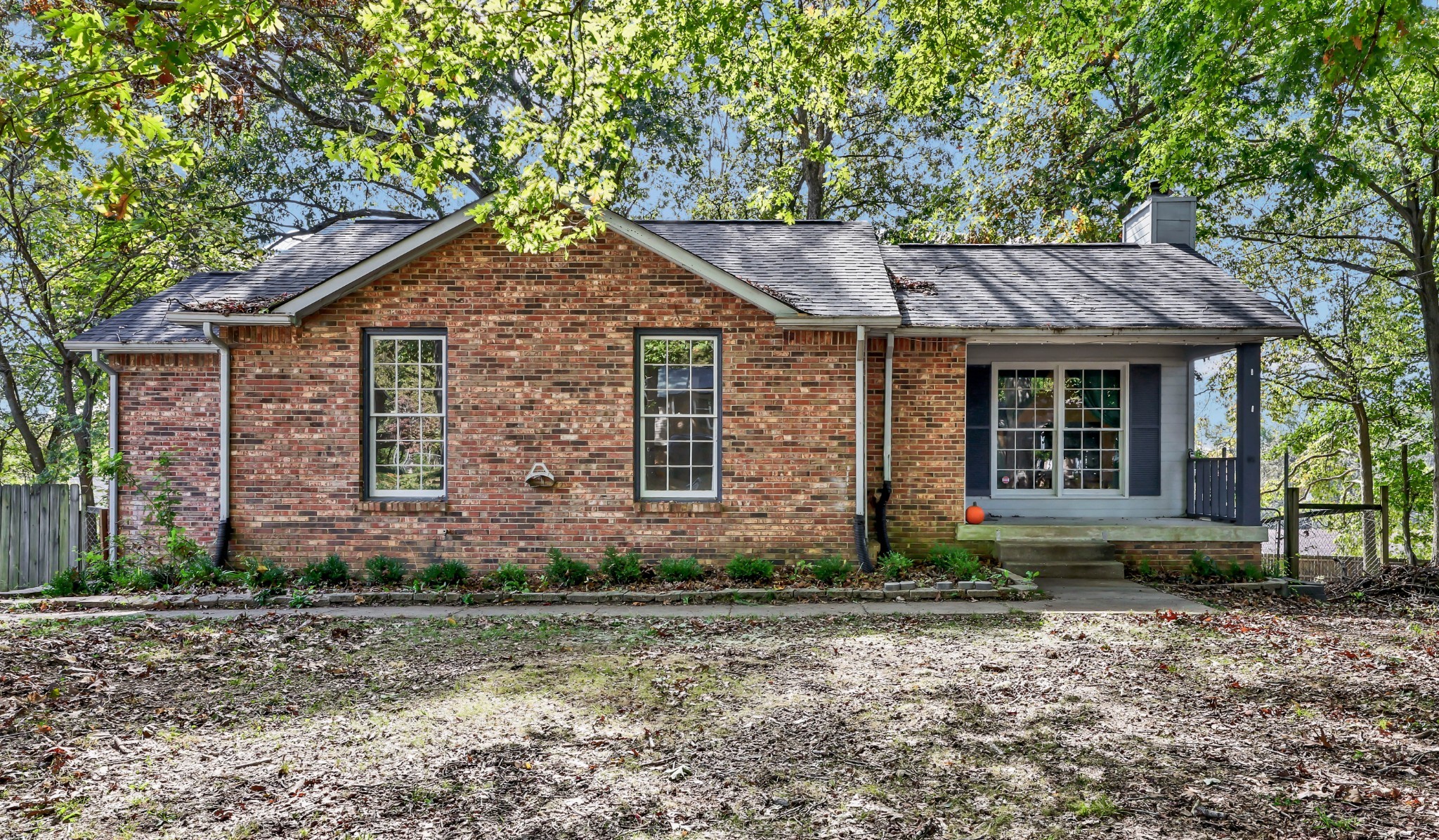 810 R S Bradley Boulevard Clarksville, TN 37042 - Photo 2 of 31