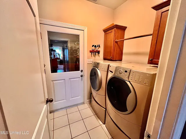 $332,900 | 6459 Cheyenne Drive, Olive Branch, MS 38654