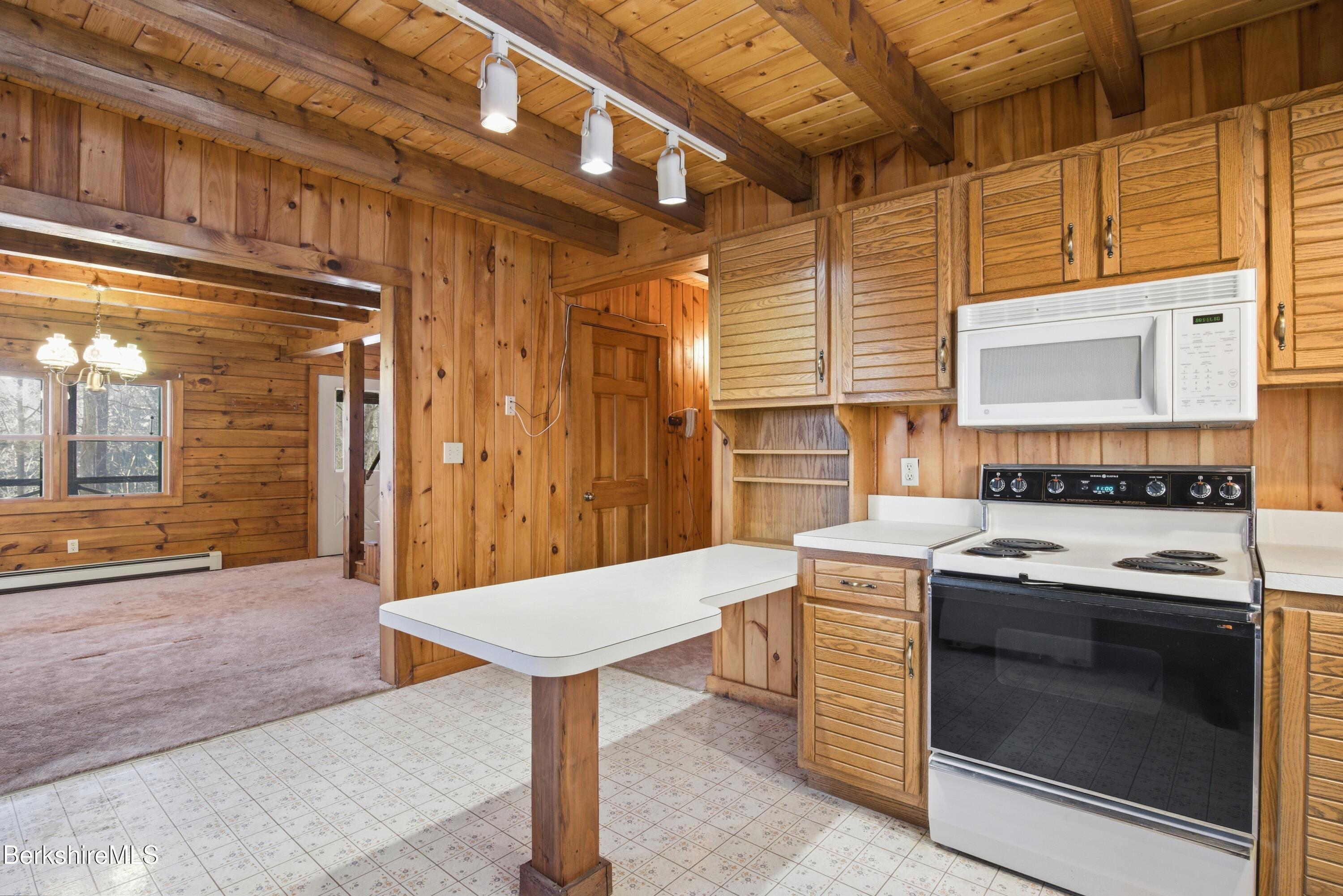 334 South Undermountain Road Sheffield, MA 01257 - Photo 20 of 37 JAN02927