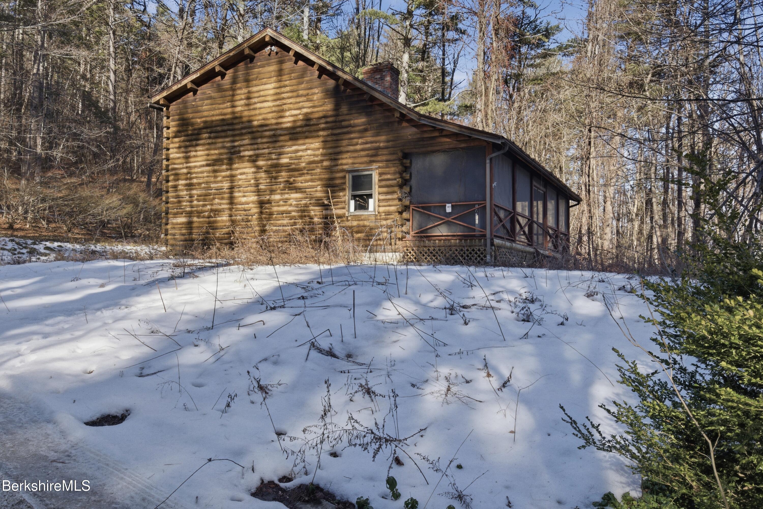 334 South Undermountain Road Sheffield, MA 01257 - Photo 4 of 37 JAN03116