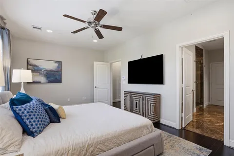 $599,000 | 644 East Bluff Street, Fort Worth, TX 76102