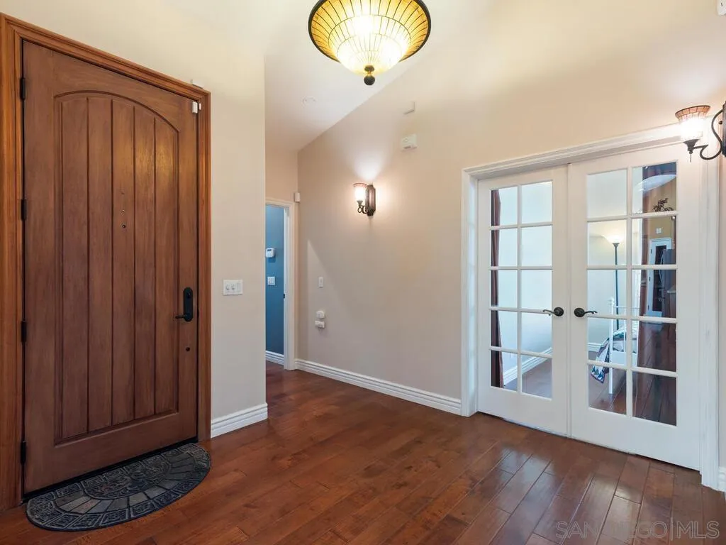 176 Ransom Hill Lane Ramona, CA 92065 - Photo 3 of 39 Entry