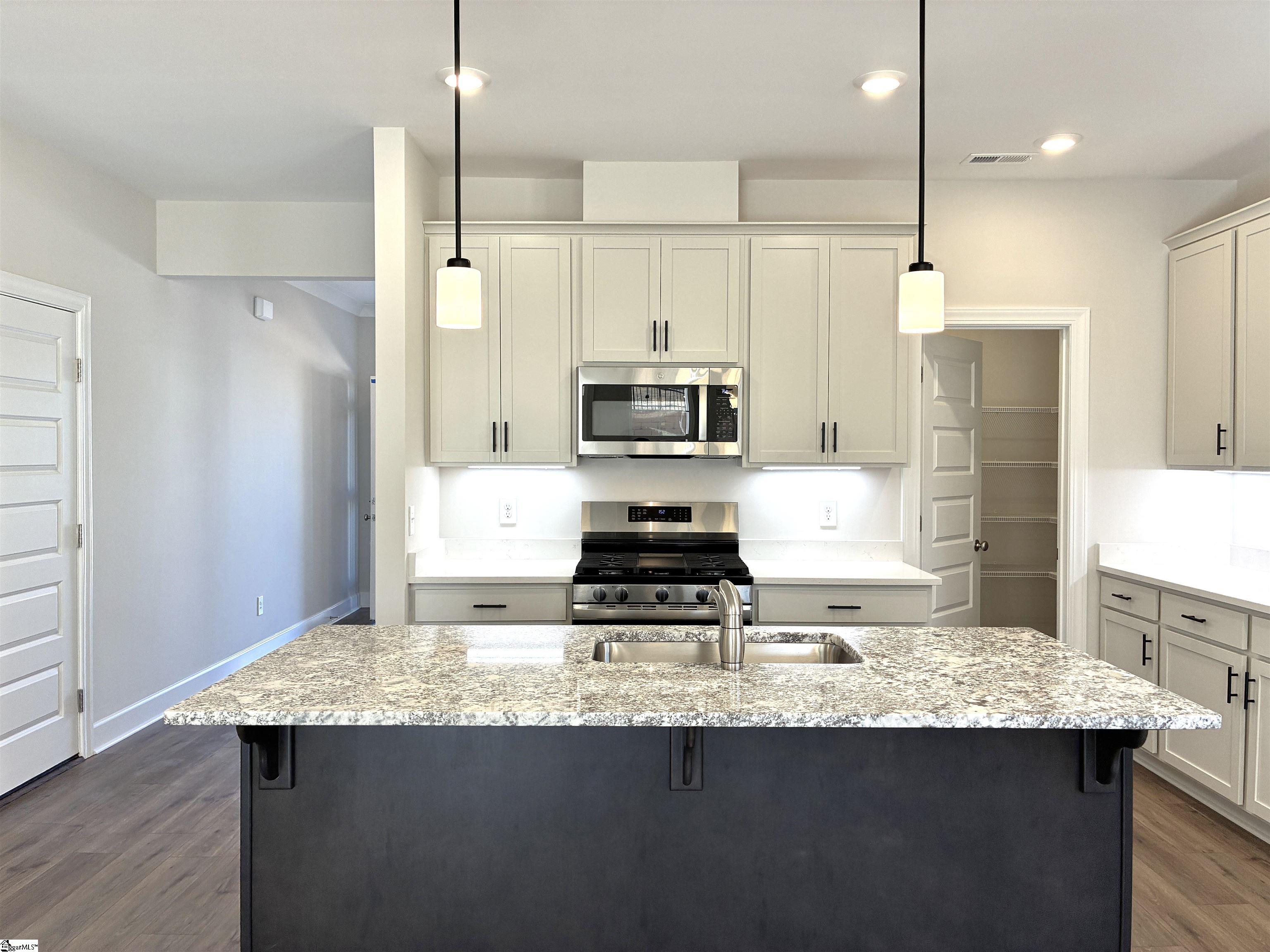 307 Blaine Court Greenville, SC 29607 - Photo 4 of 26