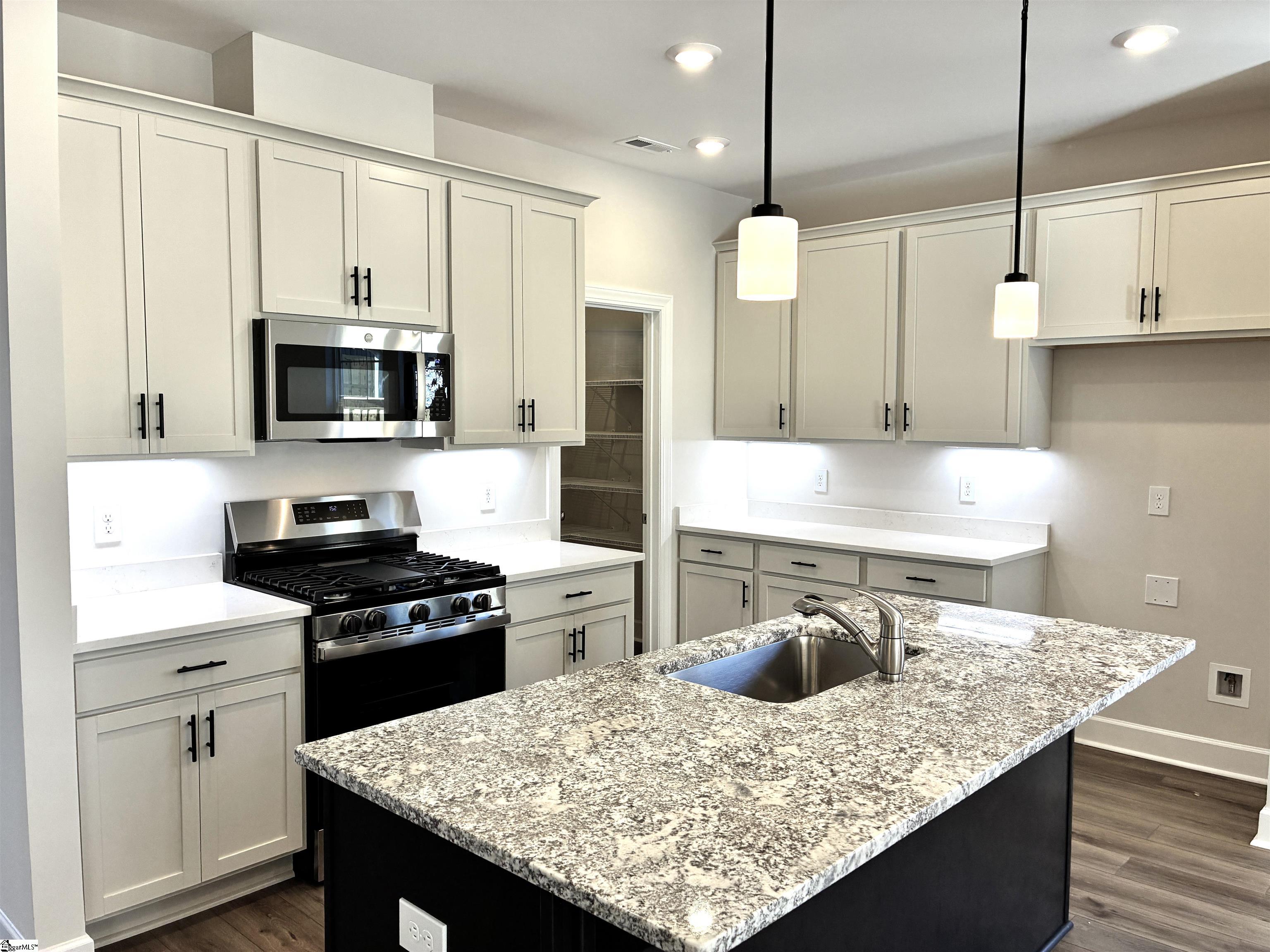 307 Blaine Court Greenville, SC 29607 - Photo 5 of 26