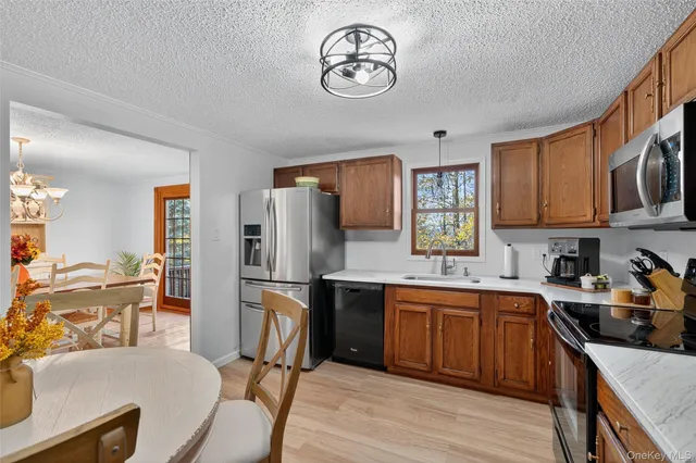 $579,900 | 7 Colleen Lane, Wallkill, NY 12589