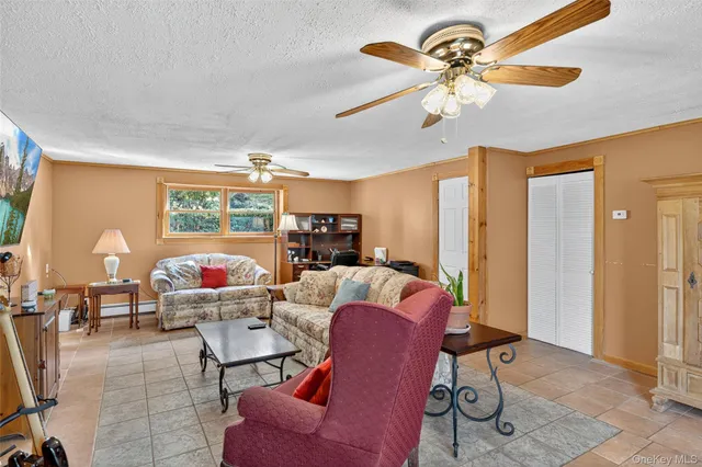 $579,900 | 7 Colleen Lane, Wallkill, NY 12589