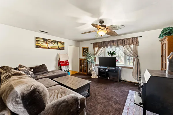 $575,000 | 5209 Connecticut Avenue, Hammonton, NJ 08037