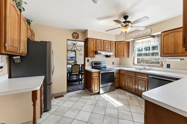 $575,000 | 5209 Connecticut Avenue, Hammonton, NJ 08037