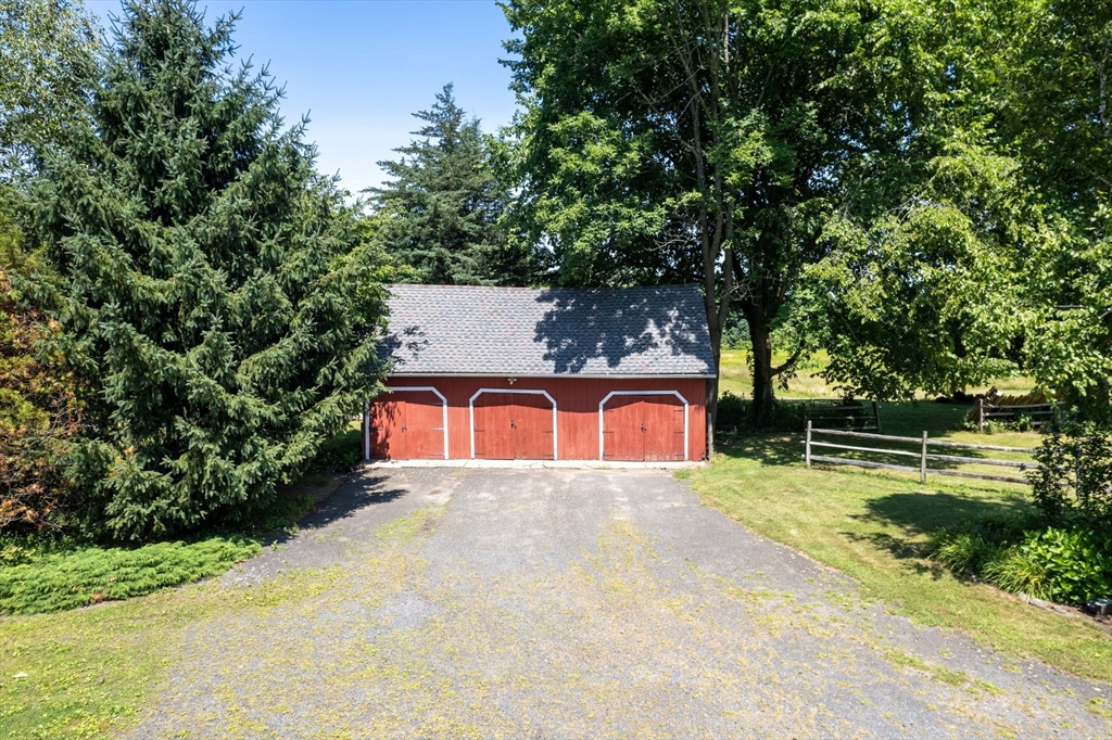 218 Mountain Road Wilbraham, MA 01095 - Photo 8 of 41