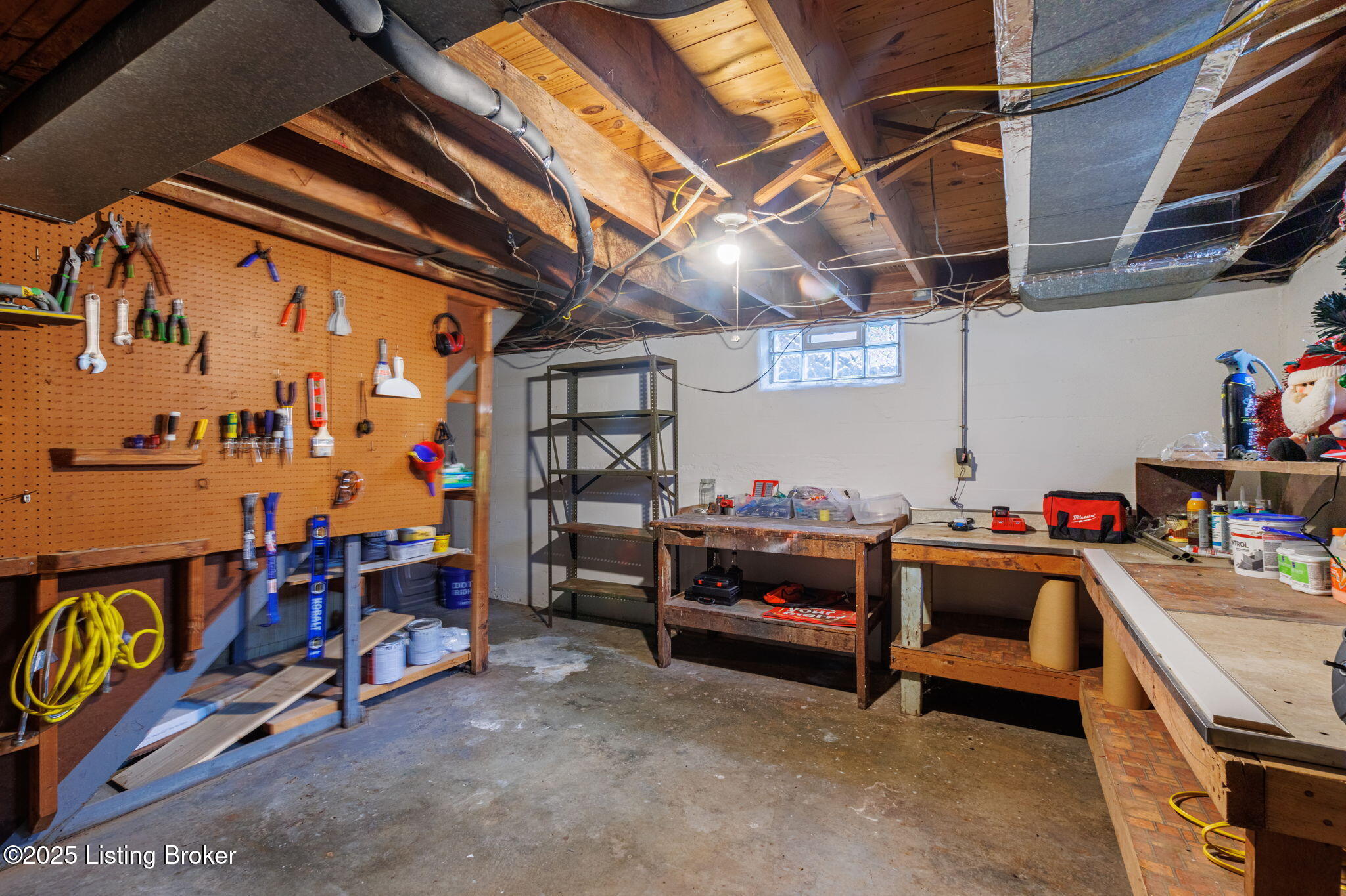 3811 Chevy Chase Road Louisville, KY 40218 - Photo 44 of 48 Workspace
