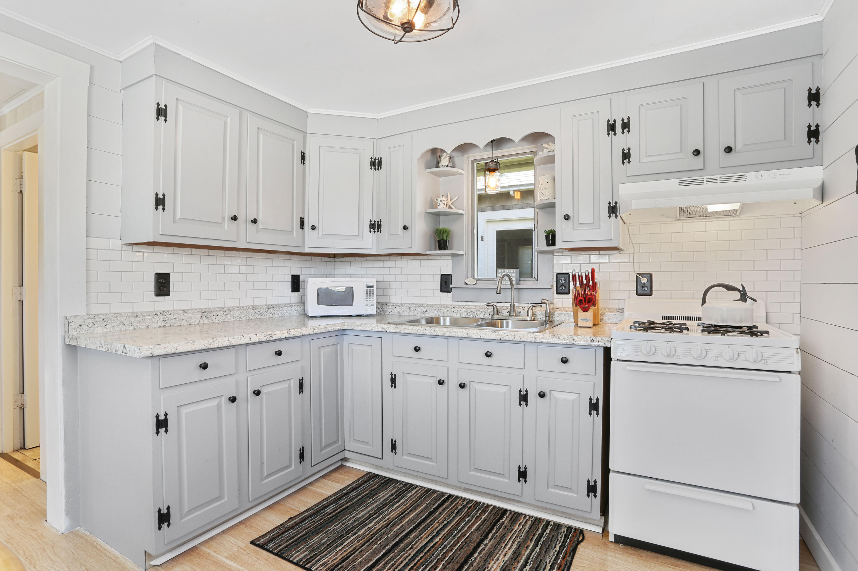 148 Shore Road, Unit 1 Truro, MA 02666 - Photo 8 of 18 148sholr-8