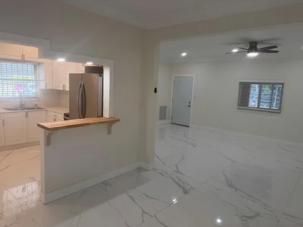 $3,500 | 6410 Northwest Miami Court, Miami, FL 33150