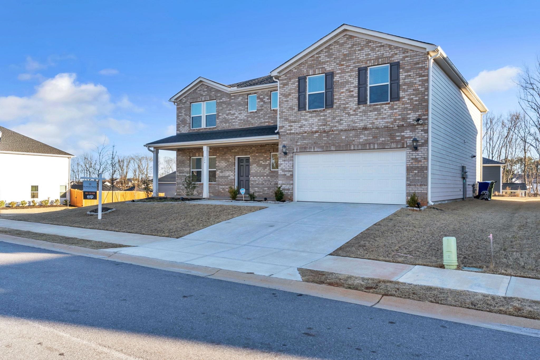 244 Roderick Lane Greenville, SC 29605 - Photo 2 of 29 Gallery Image 2