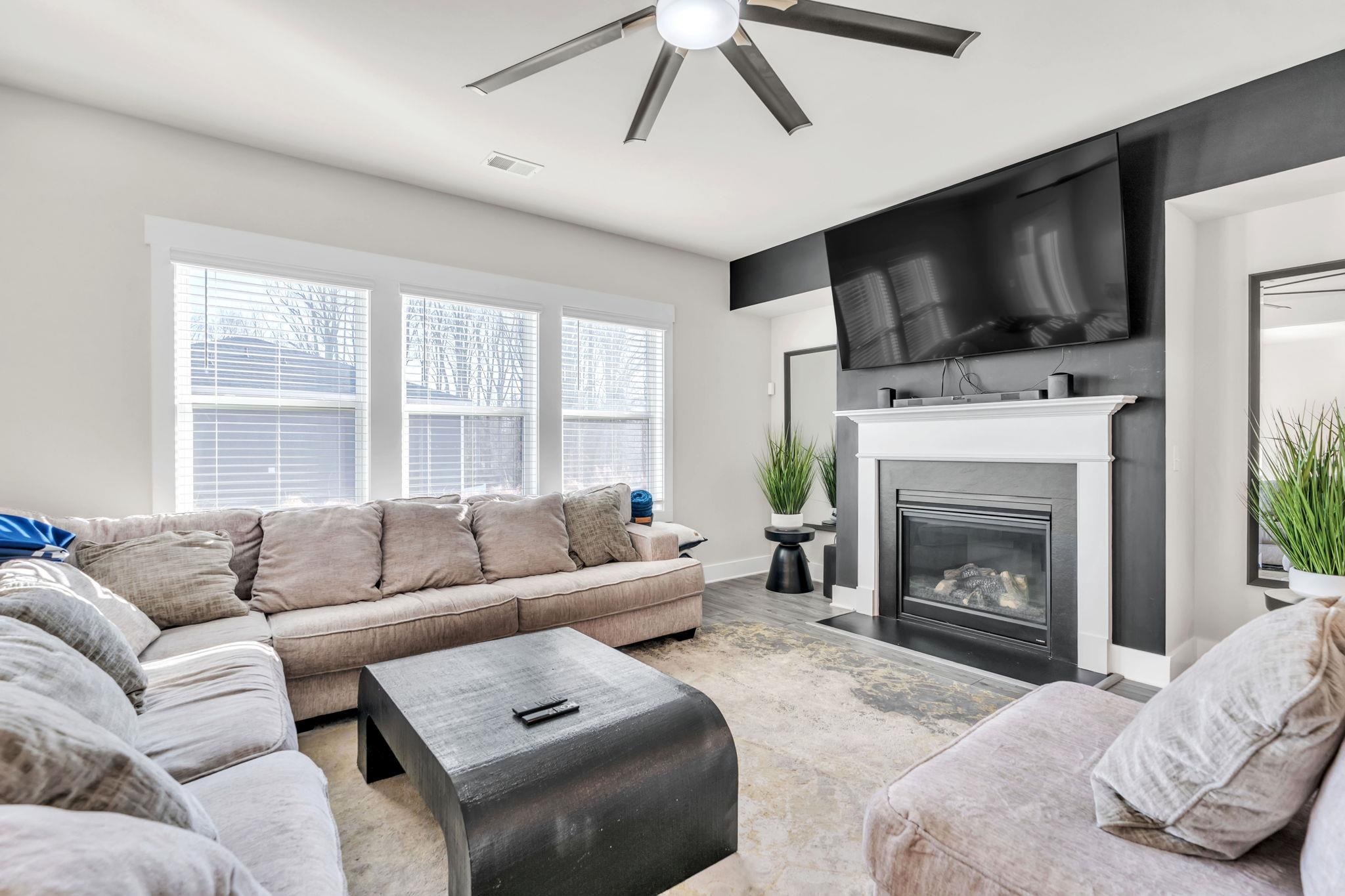 244 Roderick Lane Greenville, SC 29605 - Photo 4 of 29 Gallery Image 4