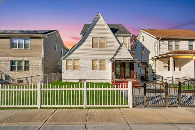 $1,199,000 | 192-23 116th Road | St. Albans