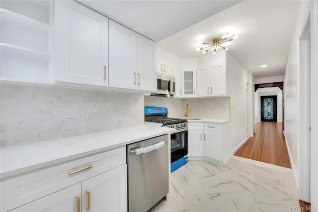 $1,199,000 | 192-23 116th Road | St. Albans