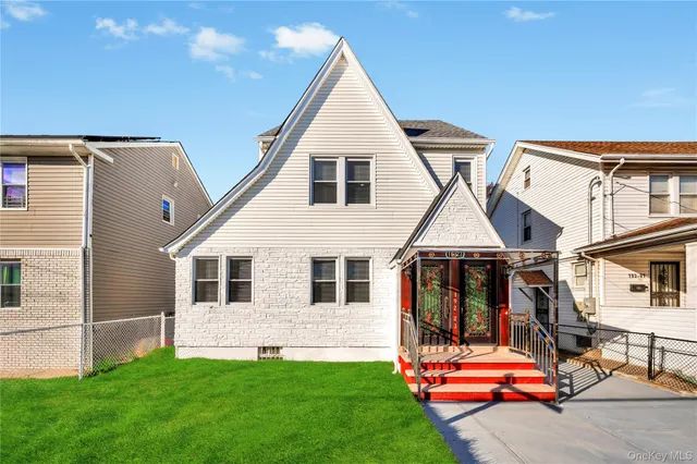 $1,199,000 | 192-23 116th Road | St. Albans