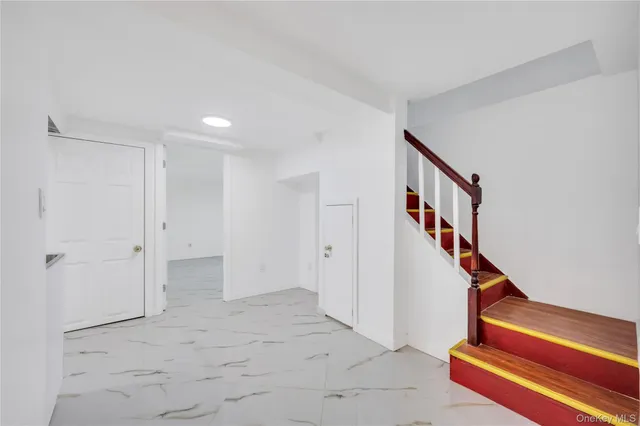 $1,199,000 | 192-23 116th Road | St. Albans