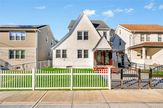 $1,199,000 | 192-23 116th Road | St. Albans