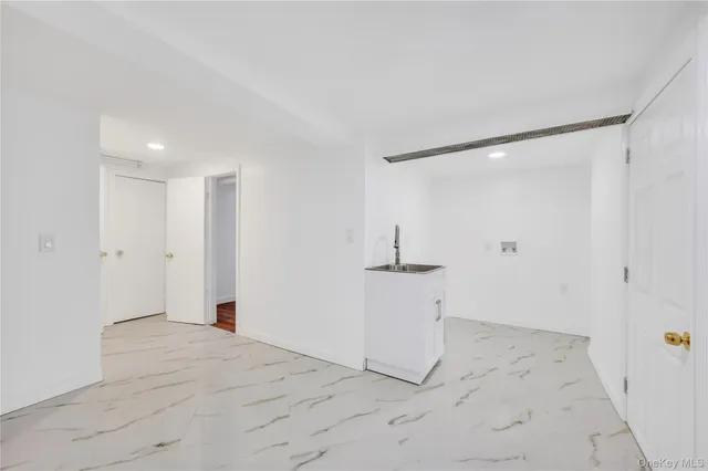 $1,199,000 | 192-23 116th Road | St. Albans