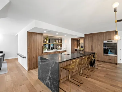 $1,300,000 | 200 East Delaware Place, Unit 8/9C, Chicago, IL 60611