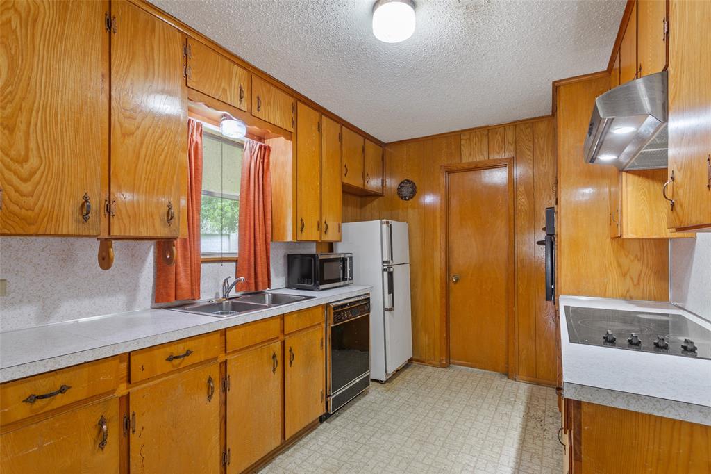 2416 Gary Lane Waco, TX 76708 - Photo 12 of 25