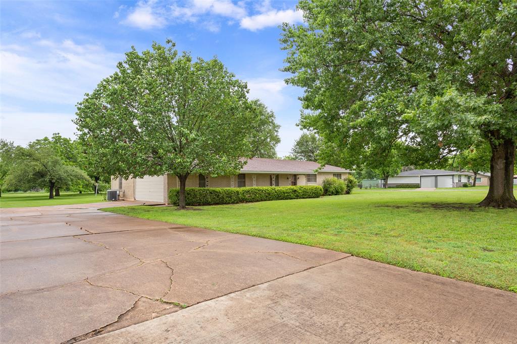 2416 Gary Lane Waco, TX 76708 - Photo 2 of 25