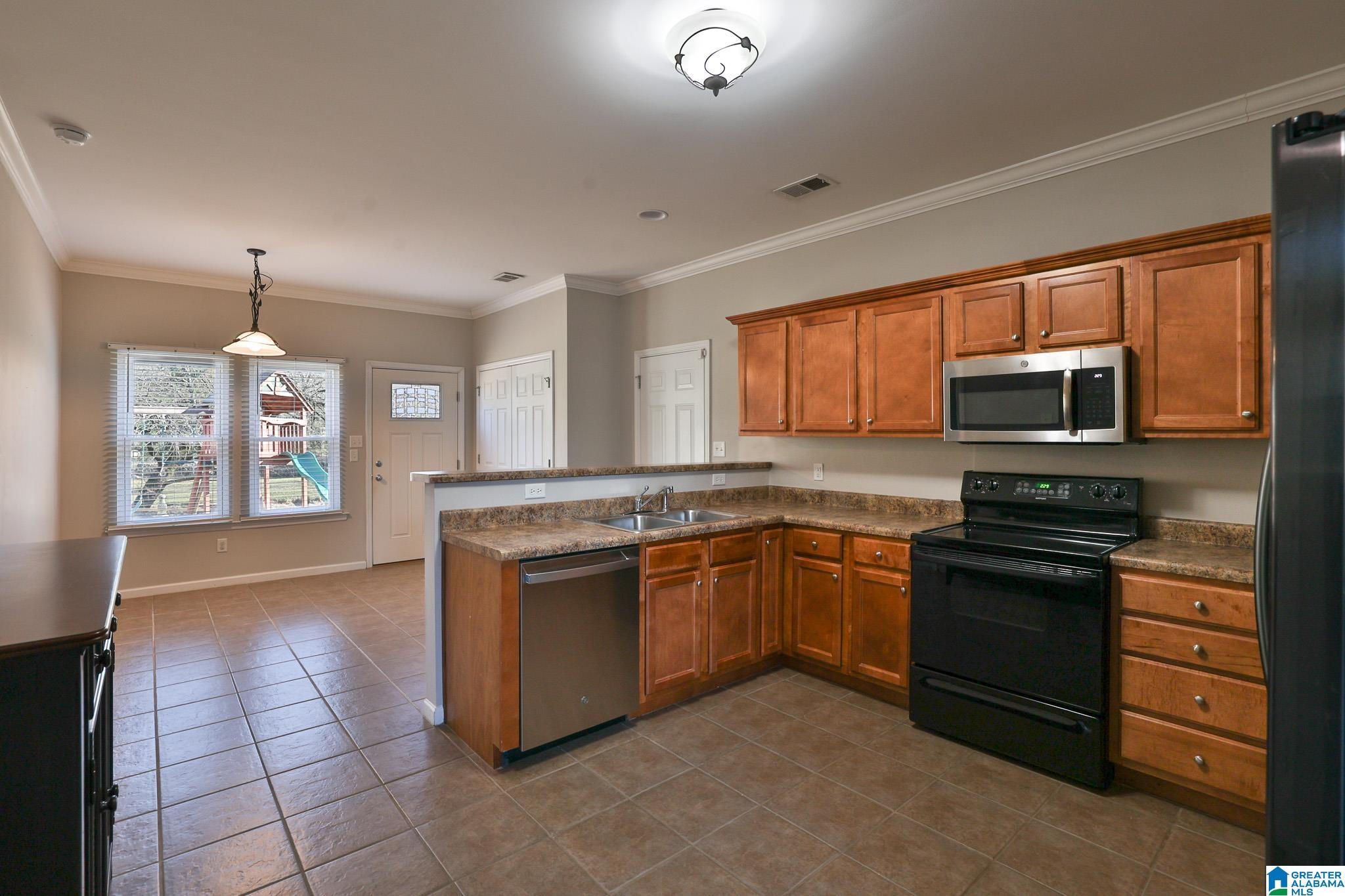 8199 Becker Lane Leeds, AL 35094 - Photo 10 of 17