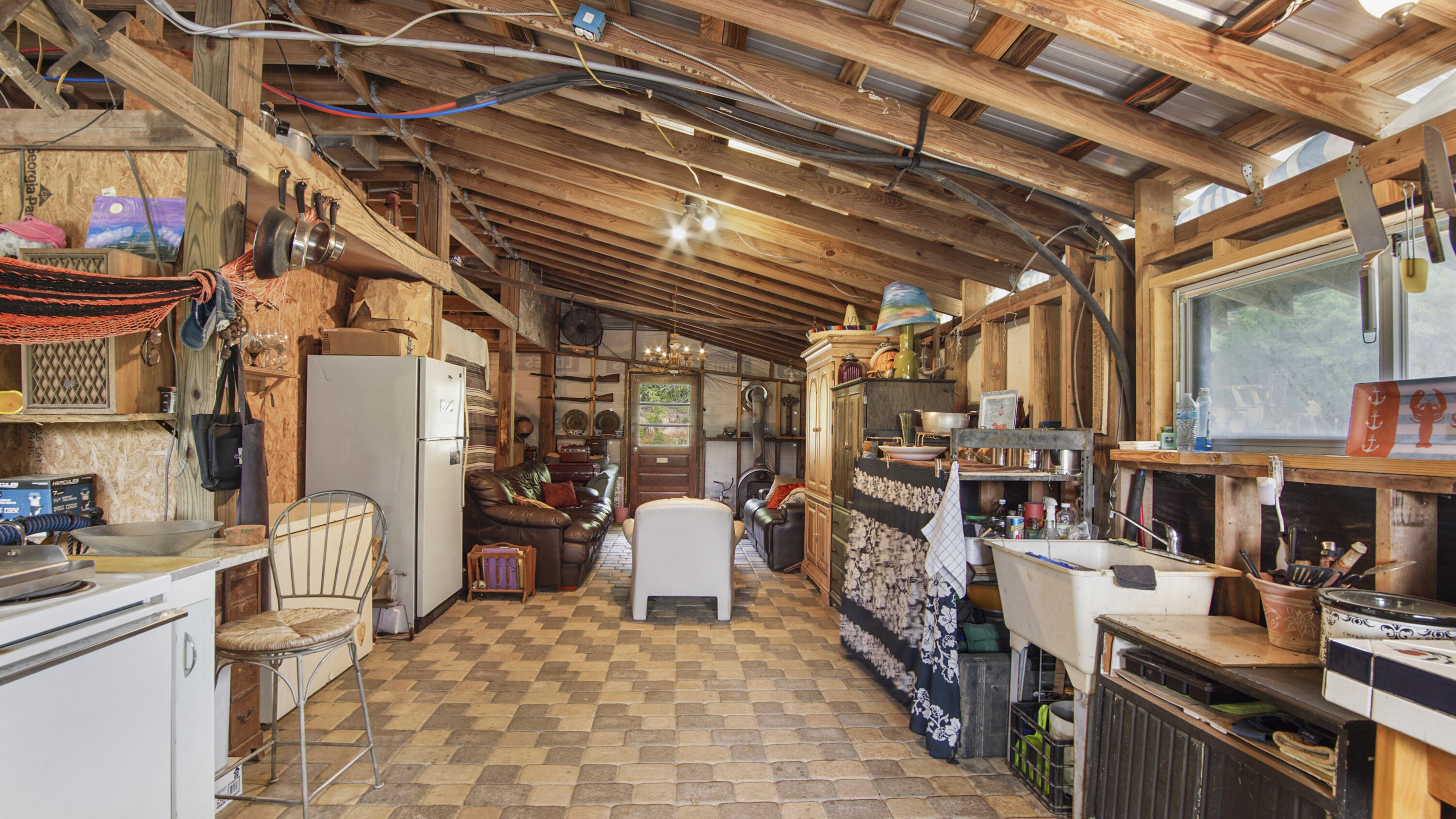 841 North 1st Street DeFuniak Springs, FL 32433 - Photo 28 of 63 a view of store room with furniture