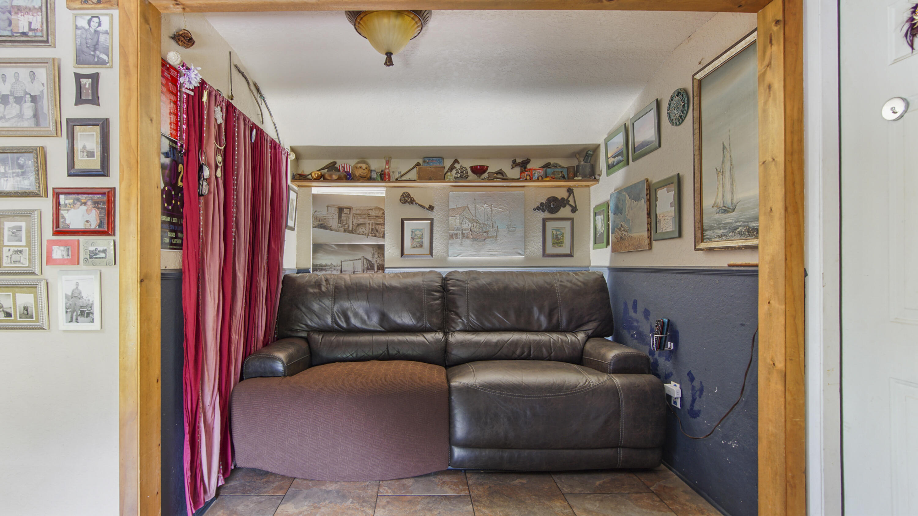 841 North 1st Street DeFuniak Springs, FL 32433 - Photo 37 of 63 a view of a livingroom with furniture and staircase