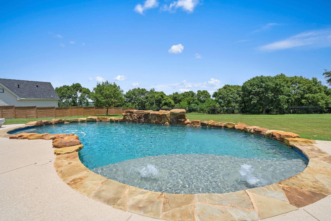 144 Indian Ridge Road Belton, TX 76513 - Photo 21 of 24 View of pool
