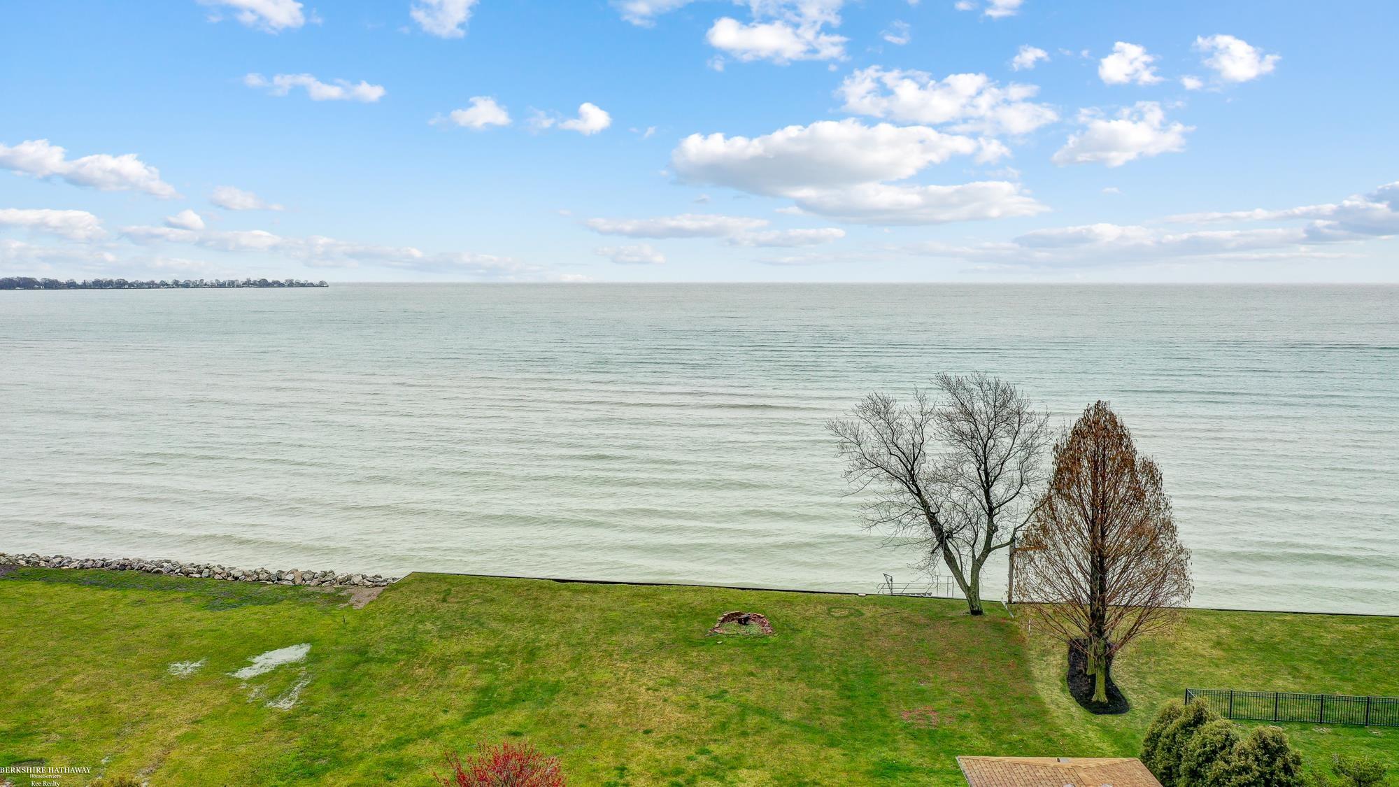 4130 Brest Road Newport, MI 48166 - Photo 4 of 51 50137592-3b11cbdf-c2aa-43b8-a377-9b25bd875936.JPG