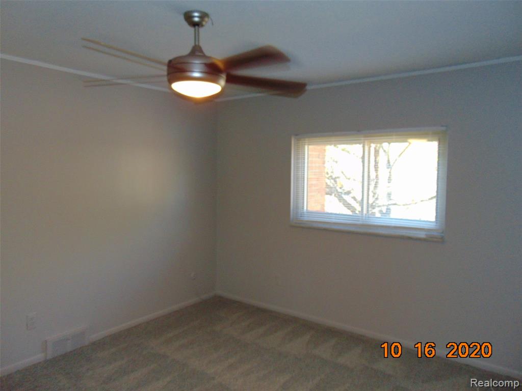 1127 Derby Road, Unit 7 Birmingham, MI 48009 - Photo 10 of 15