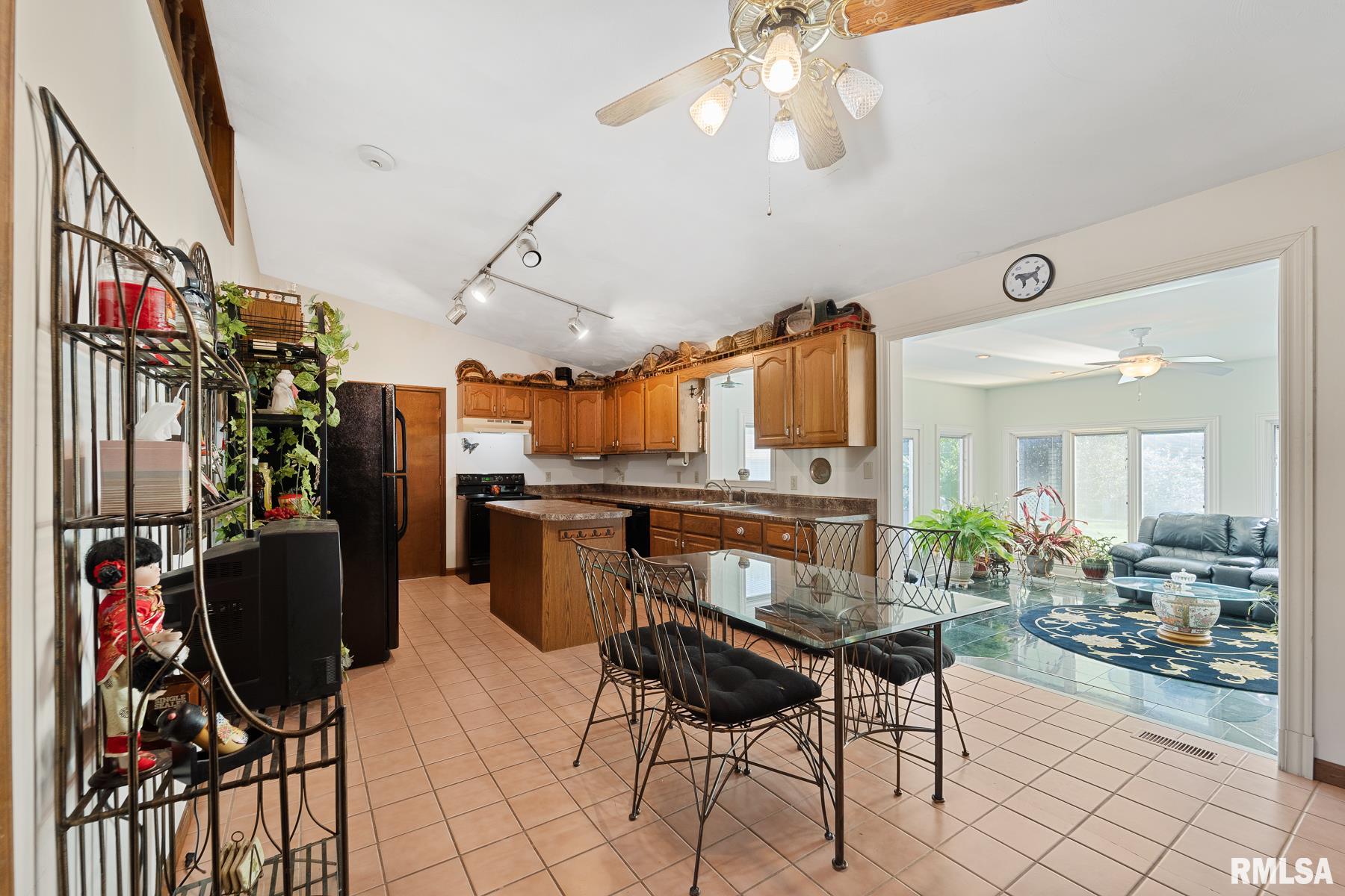 1 Pellinor Drive Rochester, IL 62563 - Photo 14 of 35