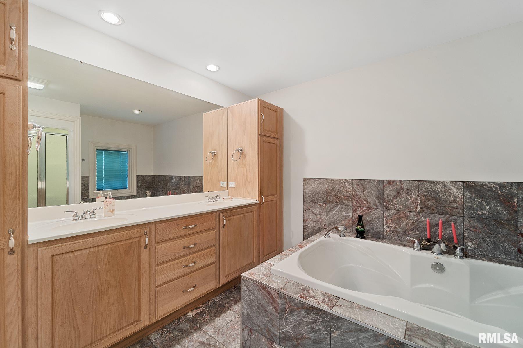 1 Pellinor Drive Rochester, IL 62563 - Photo 31 of 35