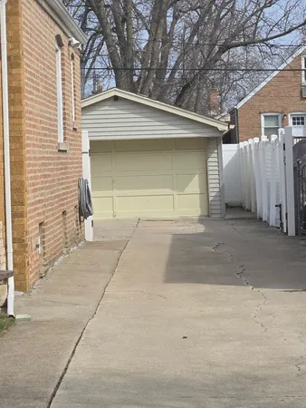 $169,000 | 14529 South Emerald Avenue, Riverdale, IL 60827