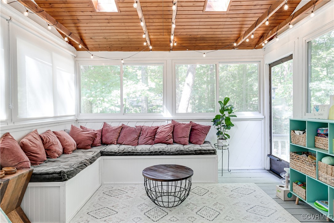 13906 Barnes Spring Road Midlothian, VA 23112 - Photo 23 of 45 a living room with furniture and a large window